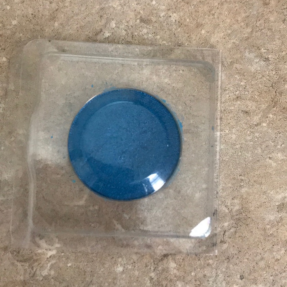 Younique moodstruck pressed shadow
